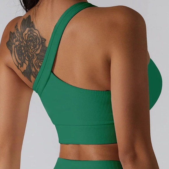 2 Pieced Ribbed One Shoulder High Waist Shorts Seamless Sports Bra Gym Set - Picture 4 of 6